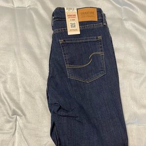 Levi’s signature denim Bermuda shorts size 8